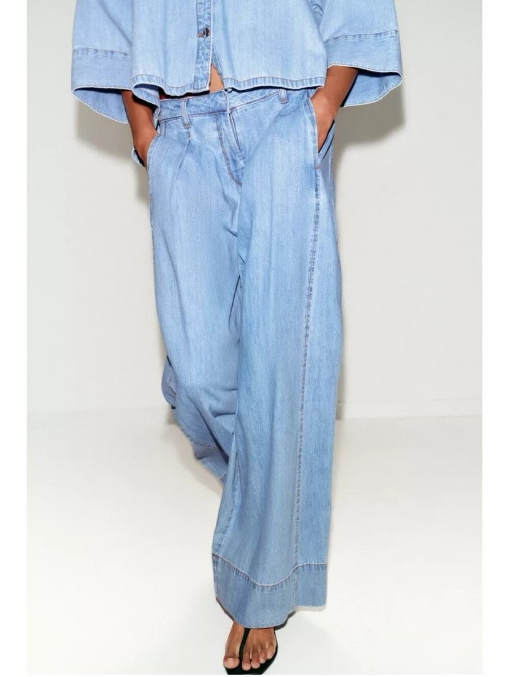 Z1975 Mid-rise Wide Leg Loose Fit Relaxed Light Blue Jeans With Darts Sz-6